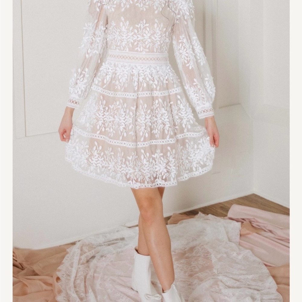 Ivy City Co Cream Floral Lace Dress